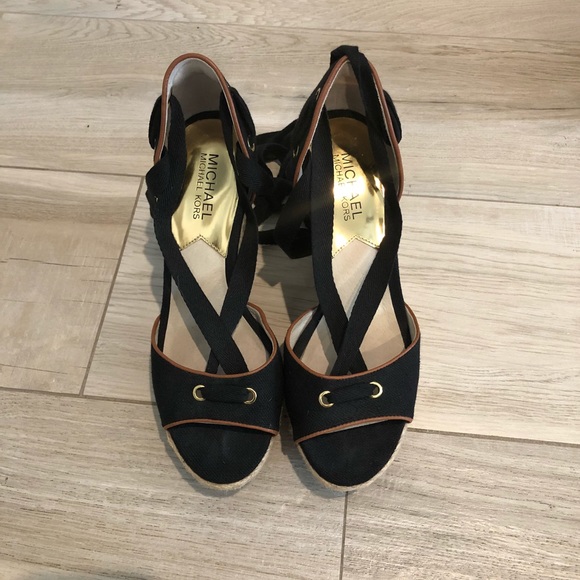 Michael Kors - black lace up wedges - size 8 - Picture 2 of 8